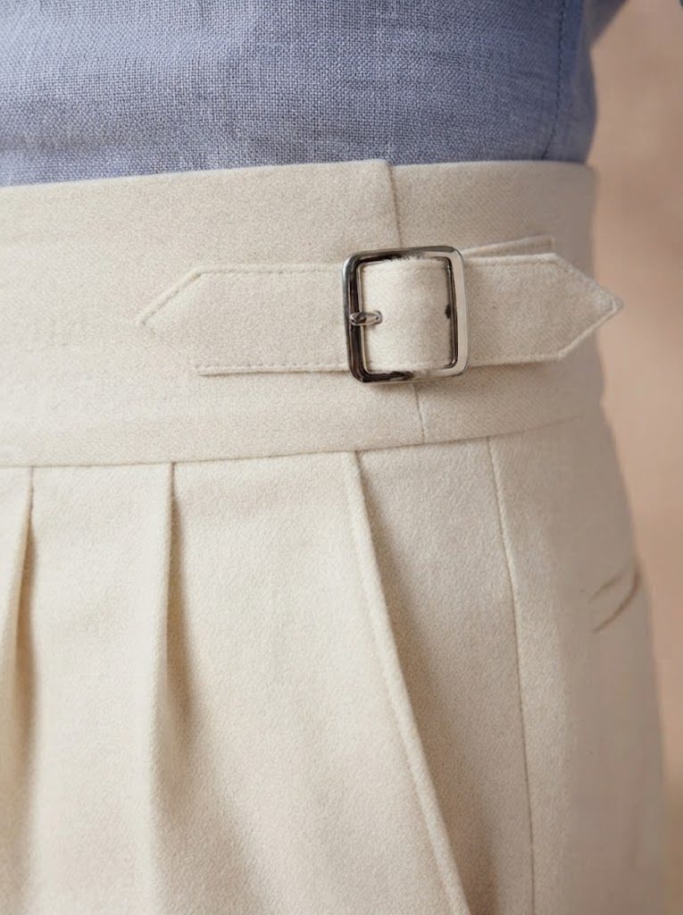 Amalfi Ecru Gurkha Trouser, buckle view