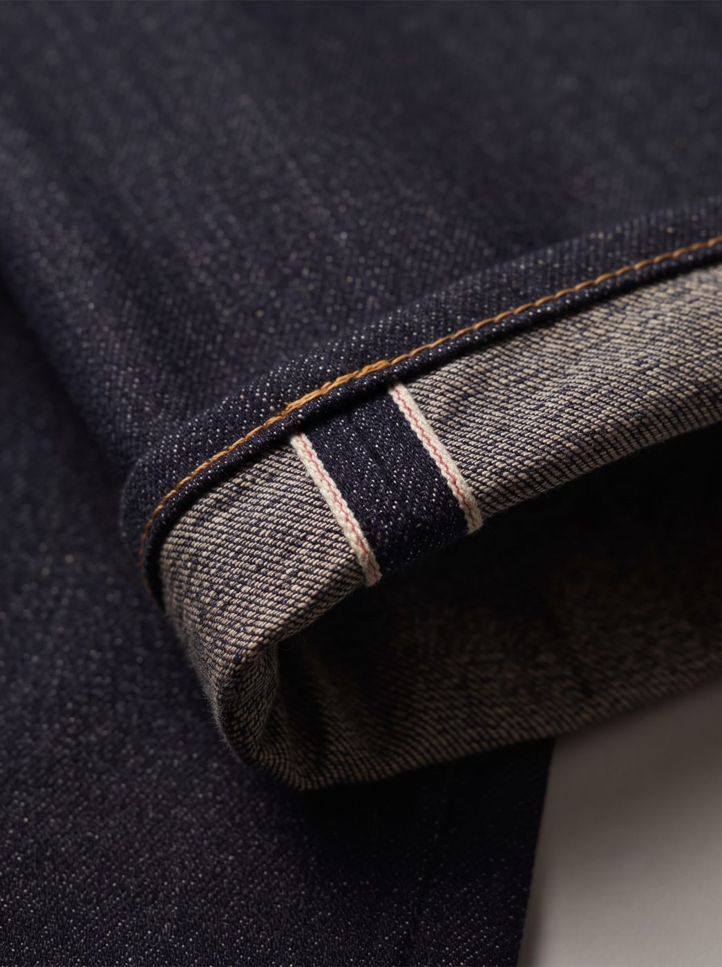 Bemount Bemount Heavyweight 14oz Raw Selvedge Regular Jeans in Raw Indigo, hem view