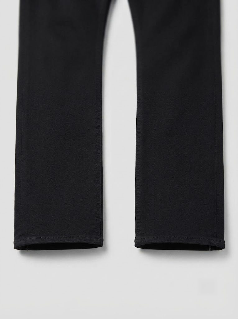 Bemount Bemount Jet Black Rigid Regular Jeans in Jet Black, hem view