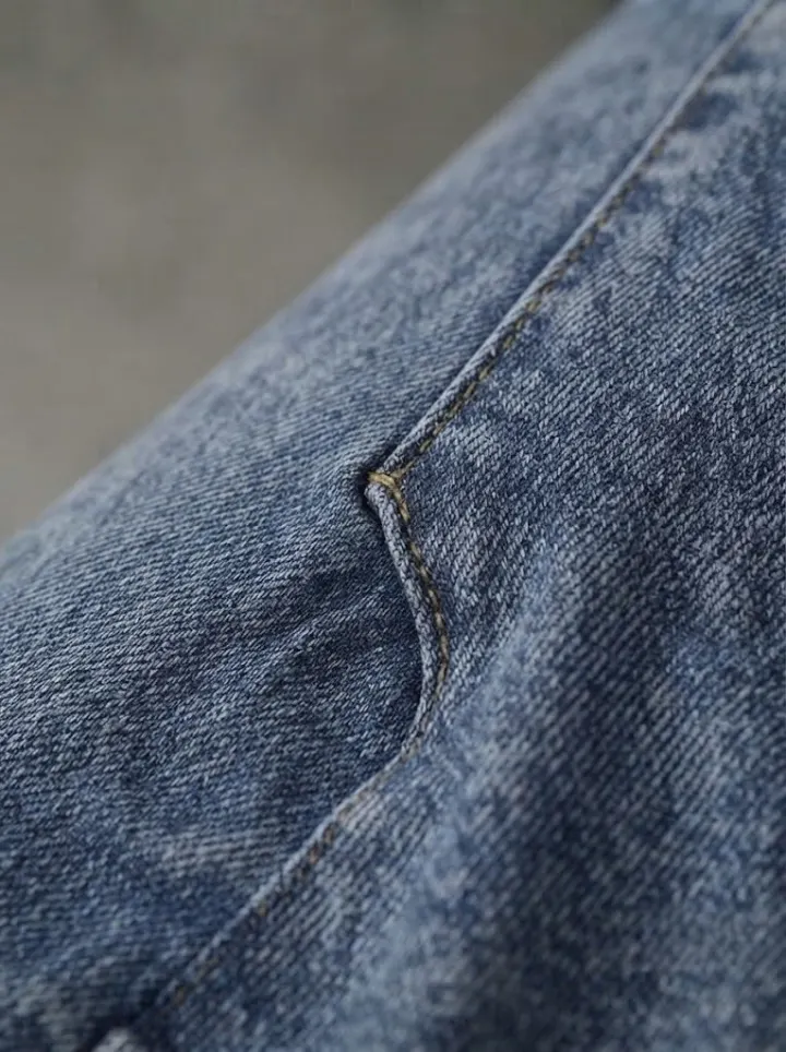 Bemount Bemount Acid Drift Straight Jeans in Acid Wash Blue, texture view