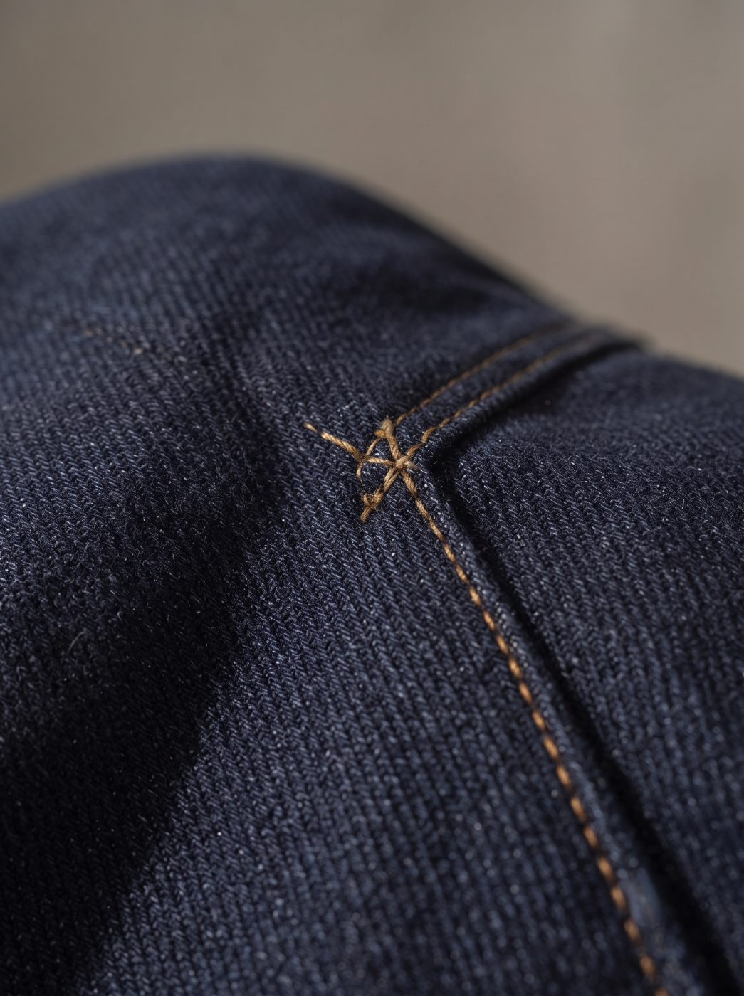 Bemount Bemount Classic Dark Indigo Clean Straight Jeans in Dark Indigo, texture view