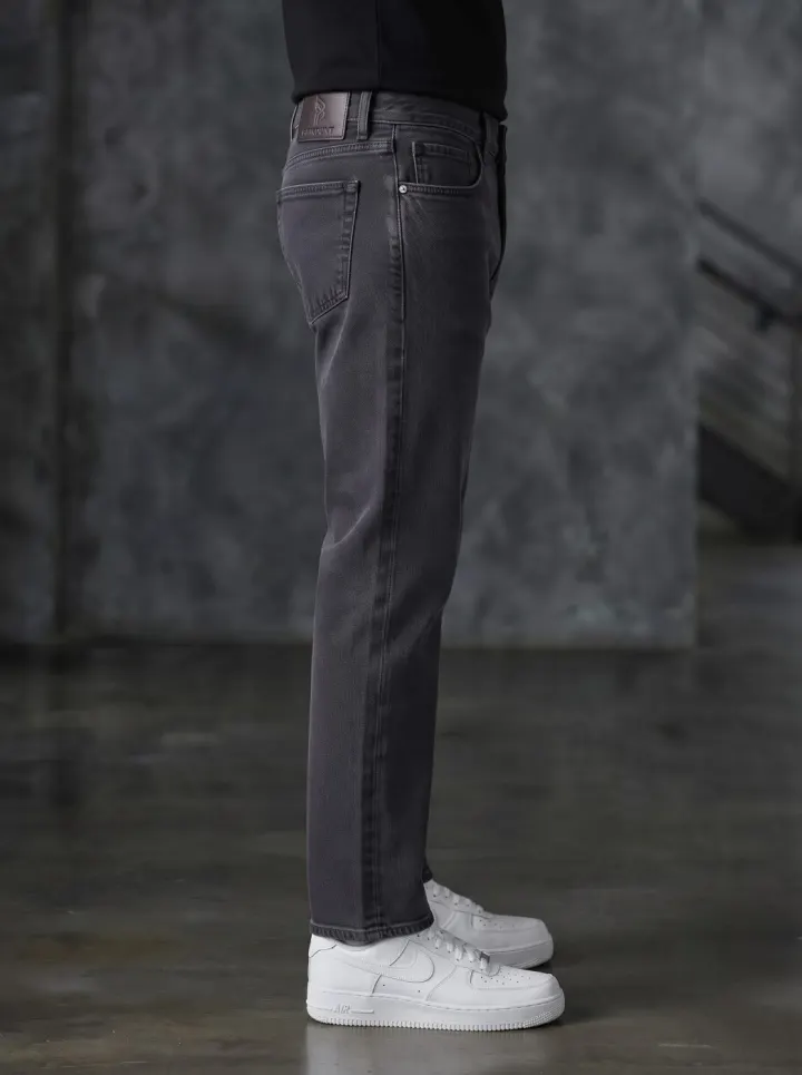 Bemount Bemount Essential Washed Black Straight Jeans in Washed Black, side view